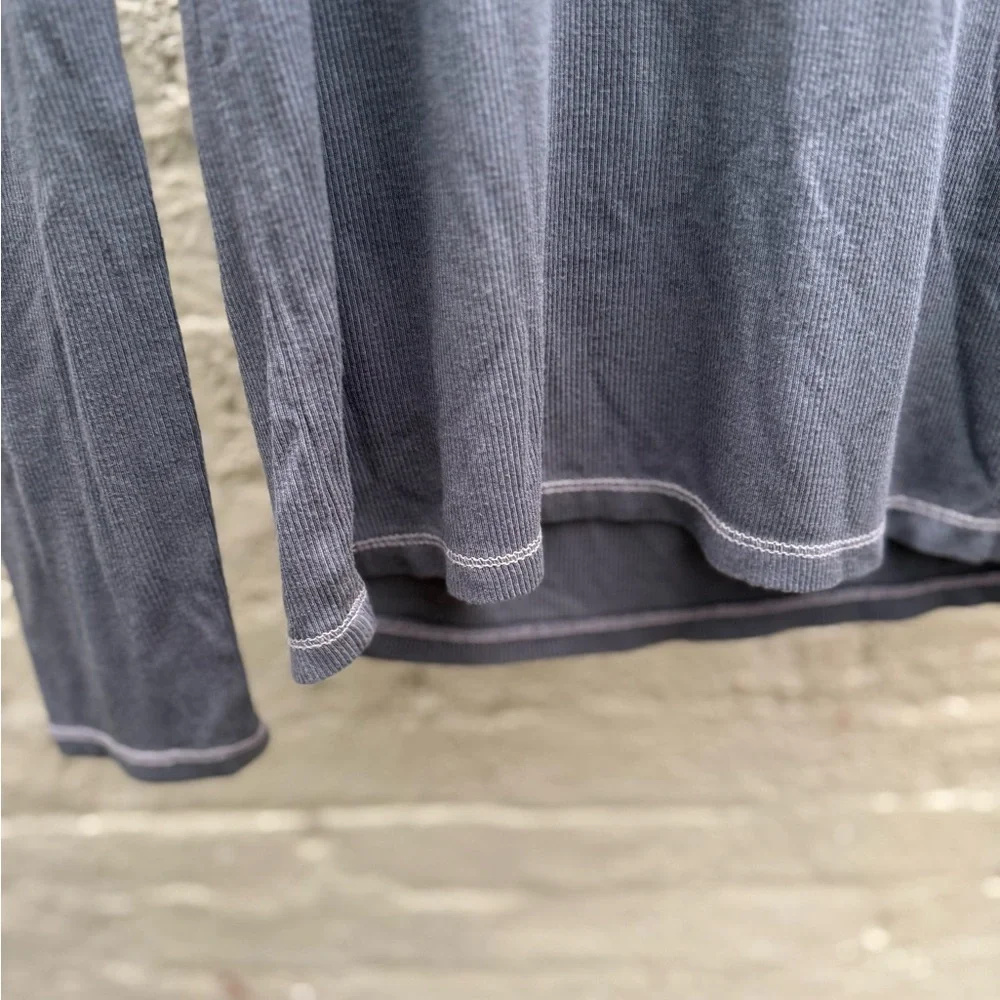 Gorgeous super soft Splendid Gray Long Sleeve Thermal - Picture 3 of 5